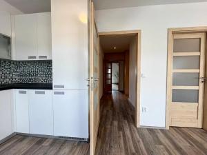 Prodej bytu 3+kk, Praha, Podnádražní, 60 m2