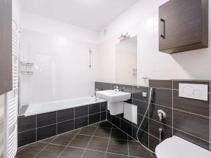 Pronájem bytu 2+kk, Praha - Hlubočepy, Hugo Haase, 67 m2