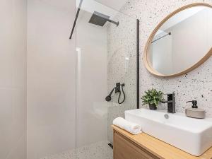 Prodej bytu 3+kk, Praha - Troja, Lublinská, 69 m2