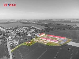Pronájem výrobních prostor, Dolní Chvatliny, 3690 m2