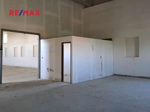 Pronájem skladu, Dolní Chvatliny, 3690 m2