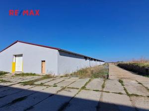 Pronájem skladu, Dolní Chvatliny, 3690 m2