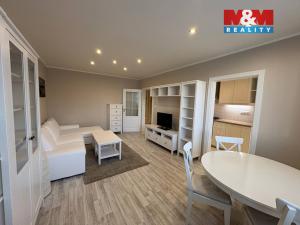 Pronájem bytu 2+1, Praha, Zárubova, 62 m2