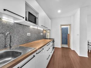 Prodej rodinného domu, Velim, Palackého, 270 m2