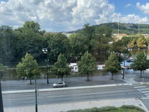 Pronájem bytu 3+1, Praha - Nové Město, Masarykovo nábřeží, 103 m2