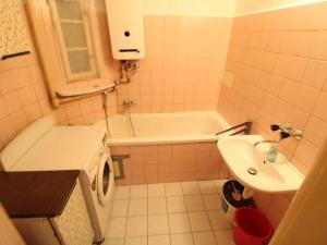 Pronájem bytu 2+1, Praha - Žižkov, Ambrožova, 64 m2