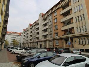Pronájem bytu 2+1, Praha - Žižkov, Ambrožova, 64 m2