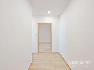 Prodej bytu 2+kk, Jindřichův Hradec, sídliště Vajgar, 43 m2