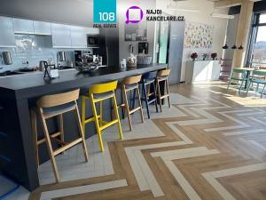 Pronájem kanceláře, Praha - Holešovice, Argentinská, 4500 m2