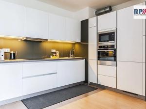 Prodej bytu 3+kk, Praha - Vysočany, Strnadových, 74 m2