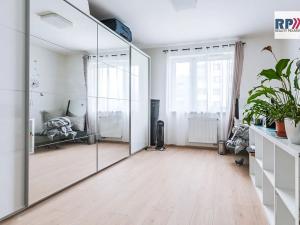 Prodej bytu 3+kk, Praha - Vysočany, Strnadových, 74 m2