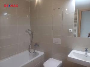 Pronájem bytu 2+kk, Praha - Prosek, Čakovická, 53 m2