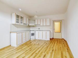 Prodej bytu 3+1, Cheb, Na Hradčanech, 103 m2