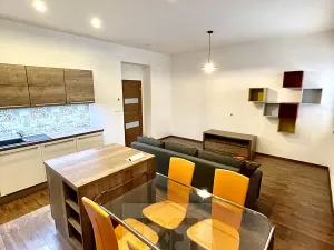 Pronájem bytu 3+kk, Praha - Kobylisy, Na pěšinách, 77 m2