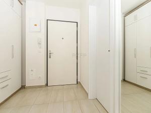 Pronájem bytu 1+kk, Praha - Vysočany, Strnadových, 33 m2