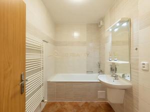 Pronájem bytu 2+kk, Olomouc, gen. Píky, 66 m2