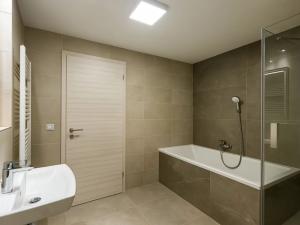 Prodej bytu 3+kk, Praha - Troja, Mazurská, 82 m2