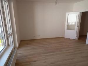 Pronájem bytu 1+kk, Praha - Černý Most, Dobrovolného, 32 m2