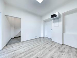 Pronájem kanceláře, Praha - Holešovice, U Výstaviště, 60 m2