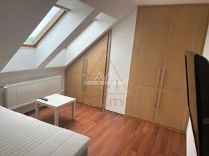 Pronájem bytu 2+kk, Jesenice, Hrnčířská, 60 m2