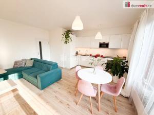 Pronájem bytu 3+kk, Praha - Hloubětín, Saarinenova, 80 m2