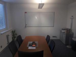 Pronájem kanceláře, Praha - Kyje, Vajgarská, 216 m2