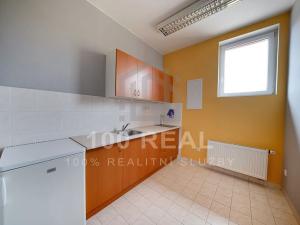 Pronájem kanceláře, Hradec Králové, Za Škodovkou, 93 m2