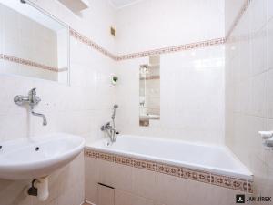 Pronájem bytu 2+1, Hradec Králové - Březhrad, Březhradská, 54 m2