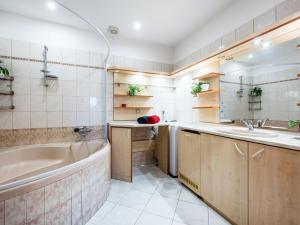 Prodej bytu 4+kk, Rokytnice v Orlických horách, náměstí T. G. Masaryka, 153 m2