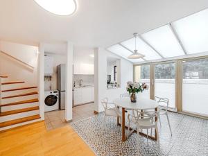 Pronájem bytu 3+kk, Praha - Karlín, Pernerova, 100 m2