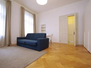 Pronájem bytu 1+1, Praha - Nové Město, Bolzanova, 47 m2