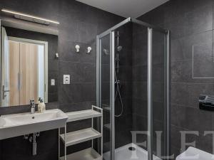 Pronájem bytu 1+kk, Praha - Hostavice, Českobrodská, 36 m2