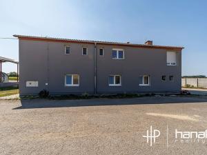Prodej výrobních prostor, Dolany, 900 m2