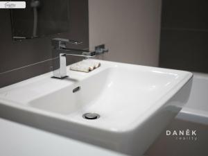 Prodej bytu 3+kk, Oslavany, náměstí 13. prosince, 76 m2