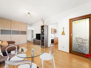 Prodej bytu 1+1, Týnec nad Sázavou, Na Kněžině, 39 m2