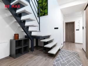 Prodej rodinného domu, Velká Dobrá, Pražská, 182 m2