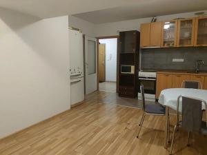 Prodej bytu 2+kk, Odolena Voda, V Malém háji, 42 m2