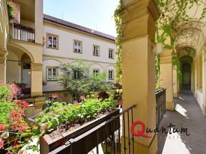 Pronájem kanceláře, Praha - Hradčany, Loretánské náměstí, 18 m2