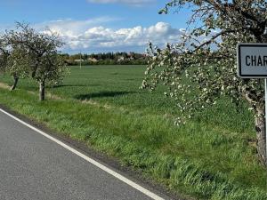 Prodej pozemku pro bydlení, Charvatce, 49000 m2