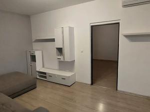 Prodej bytu 2+1, Staré Město, Nádražní, 60 m2