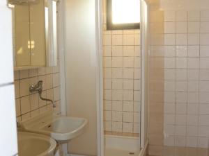 Prodej komerční nemovitosti, Libiš, 300 m2