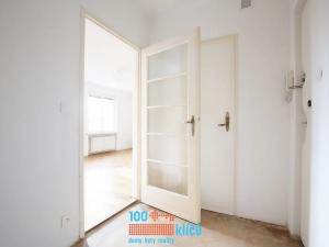 Pronájem bytu 1+kk, Praha - Holešovice, Umělecká, 37 m2