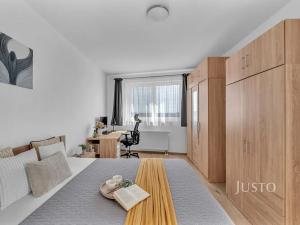 Prodej bytu 2+kk, Praha - Dolní Počernice, U konečné, 61 m2