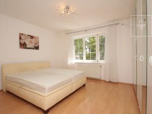 Pronájem rodinného domu, Praha - Suchdol, Havraní, 253 m2