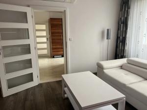 Pronájem bytu 3+1, Praha - Záběhlice, Jabloňová, 76 m2