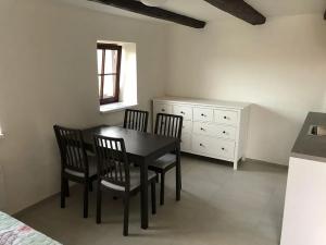 Prodej vinného sklepa, Čejkovice, 66 m2