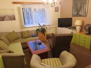 Prodej rodinného domu, Jeneč, Lidická, 145 m2