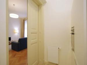 Pronájem bytu 1+1, Praha - Nové Město, Bolzanova, 47 m2