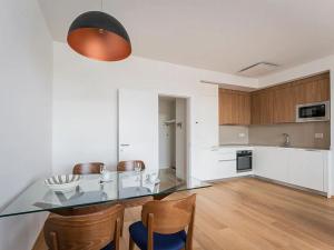 Pronájem bytu 2+kk, Praha - Smíchov, Holečkova, 70 m2