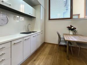 Pronájem bytu 1+kk, Praha - Vinohrady, Uruguayská, 38 m2